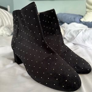 Nwt Loft black velvet studded block heeled boots size 9